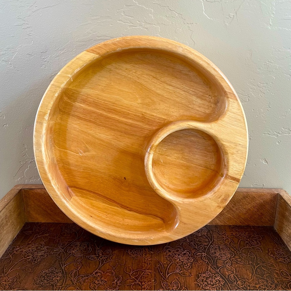 Light Wood Moon Charcuterie Board, 11.5" Diameter